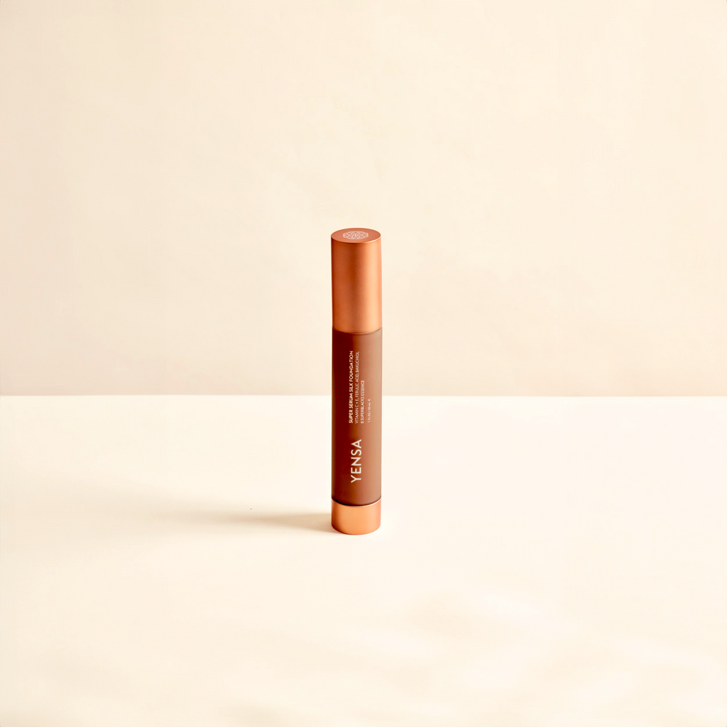 Base de maquillaje con péptidos Super Serum Silk Luminosidad Natural Hidratante para una Piel Radiante