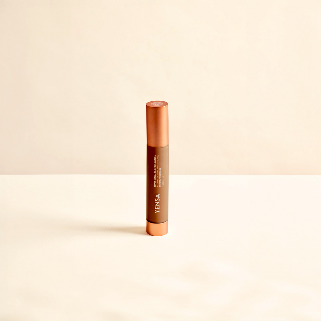 Base de maquillaje con péptidos Super Serum Silk Luminosidad Natural Hidratante para una Piel Radiante