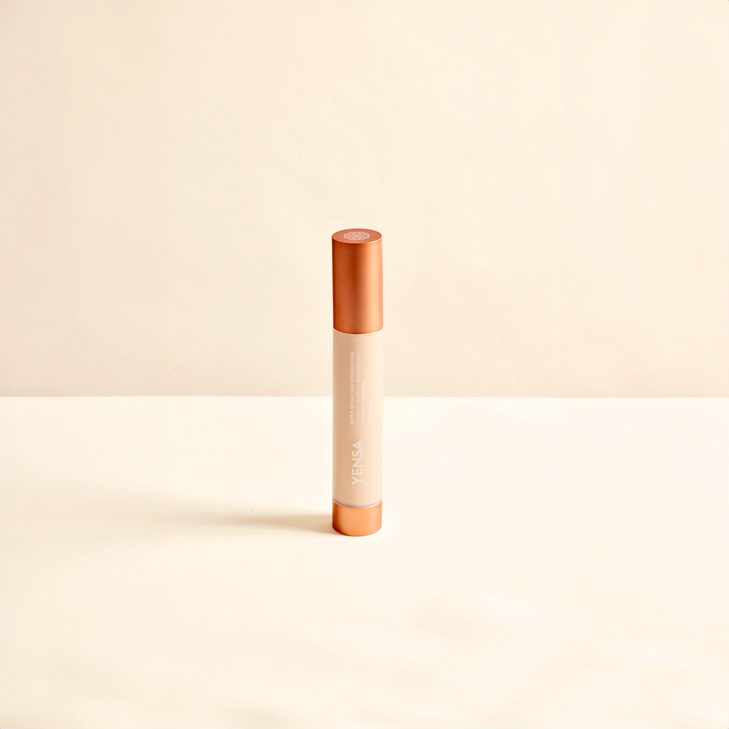 Base de maquillaje con péptidos Super Serum Silk Luminosidad Natural Hidratante para una Piel Radiante