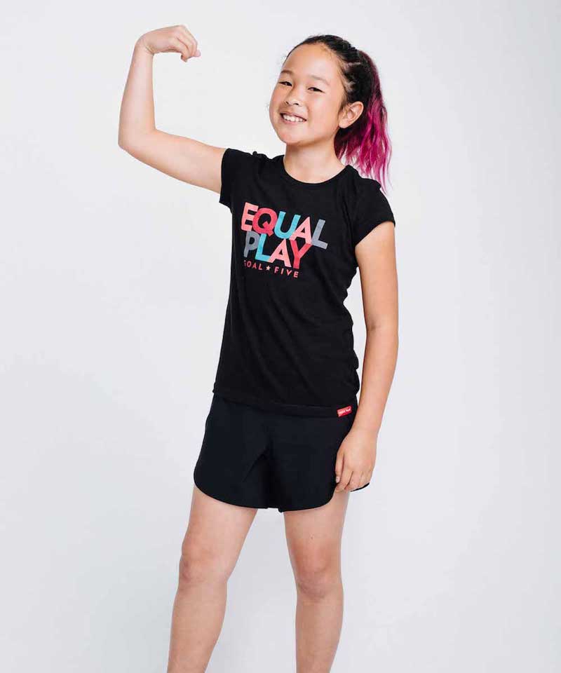 Camiseta Negra de Niña Equal Play