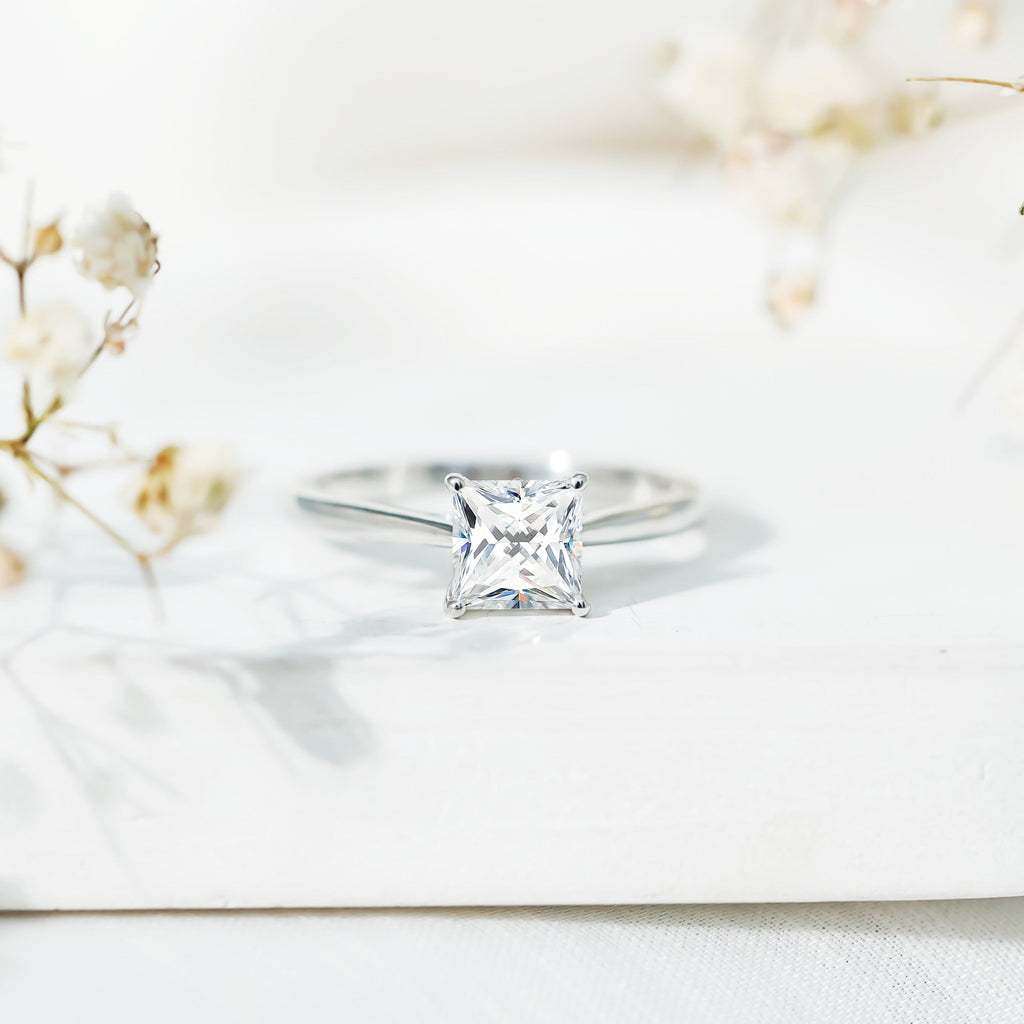 Solitaire 1 Carat Princess Cut Lab Grown Diamond Engagement Ring with IGI Certificate