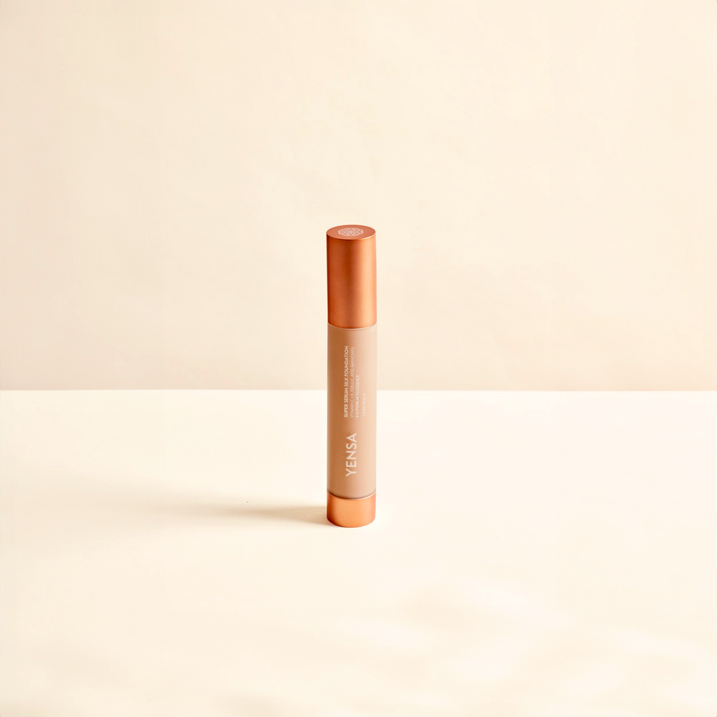 Base de maquillaje con péptidos Super Serum Silk Luminosidad Natural Hidratante para una Piel Radiante