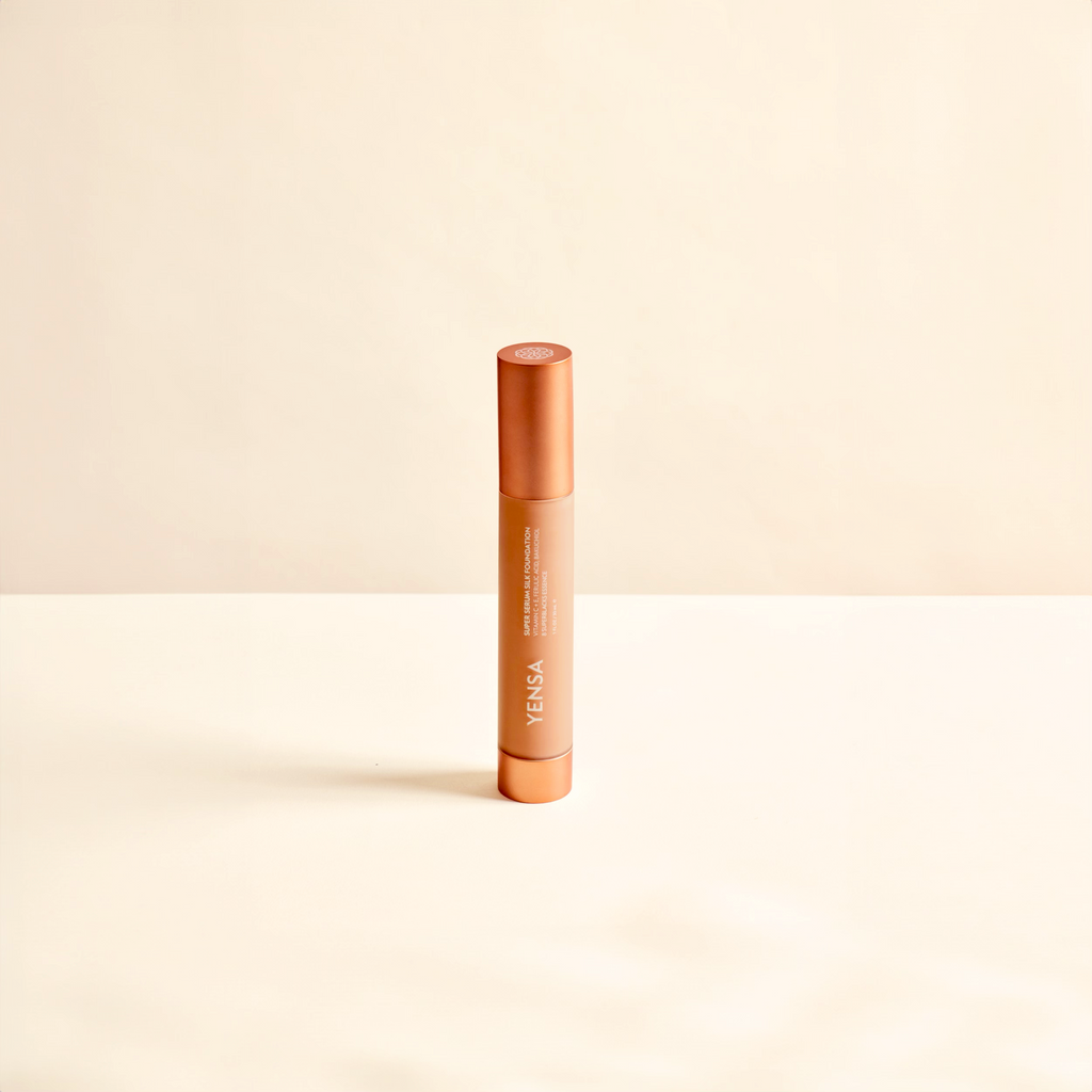Base de maquillaje con péptidos Super Serum Silk Luminosidad Natural Hidratante para una Piel Radiante