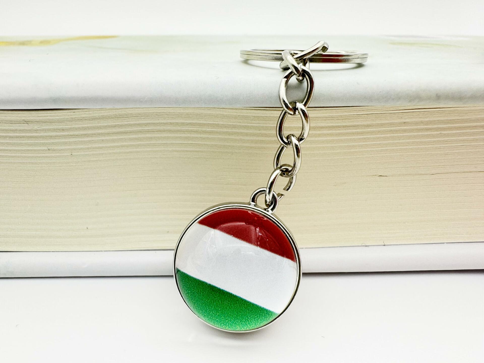 LLBFHH Hungary Flag Key Chain Stainless Steel Car Keyrings 3 Pcs